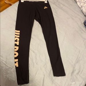 Women’s Nike sportswear leggings